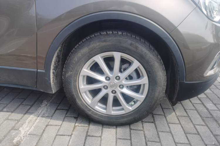 Used Buick Envision 2017 20T Two-Wheel Drive Elite Version Right Front Wheel Hub