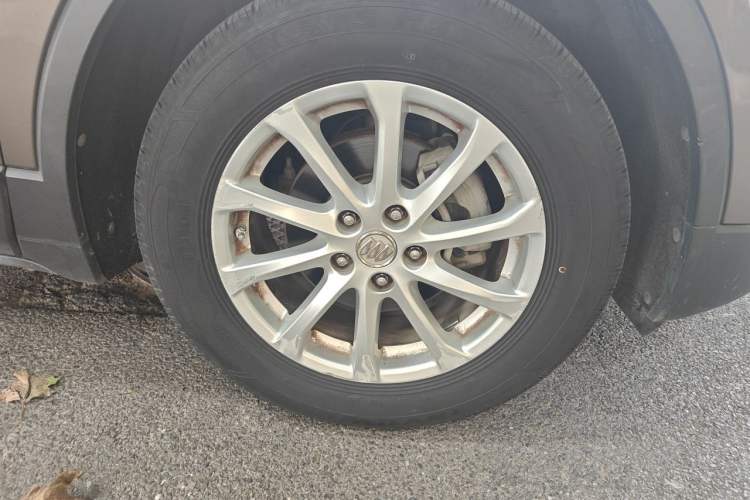 Used Buick Envision 2017 20T Two-Wheel Drive Leading Version Right Front Wheel Hub