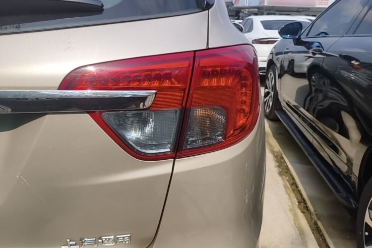 Used Buick Envision 2017 20T Four-Wheel Drive Luxury Model Right Rear Taillight