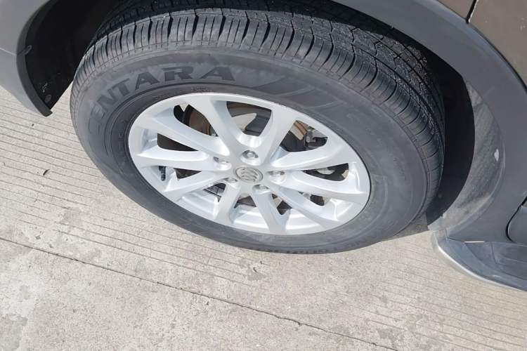 Used Buick Envision 2017 20T Two-Wheel Drive Leading Version Right Rear Wheel Hub