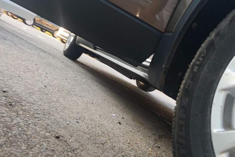 Used Buick Envision 2017 20T Two-Wheel Drive Luxury Model Right Side Sill