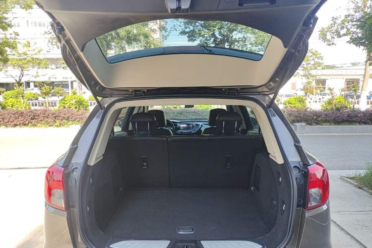 Used Buick Envision 2017 20T Two-Wheel Drive Elite Version Trunk