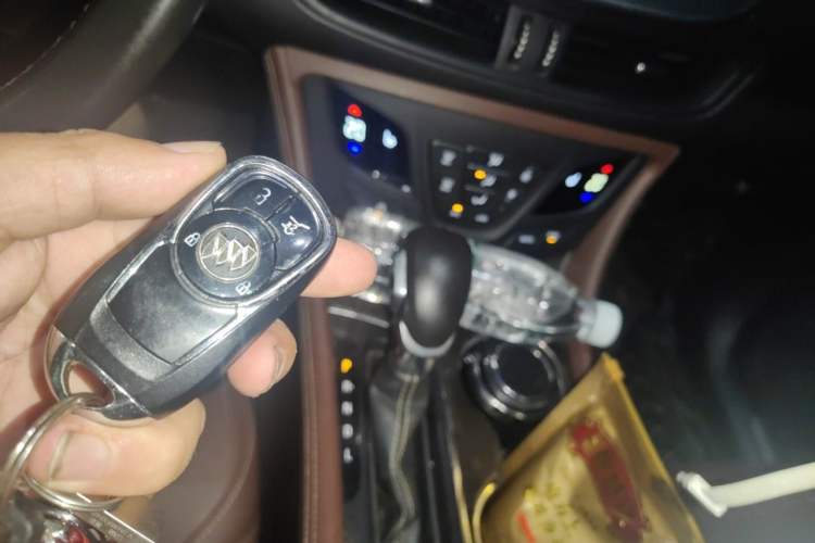 Used Buick Envision 2017 28T Four-Wheel Drive Elite Model Vehicle Key