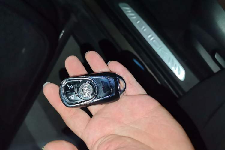 Used Buick Envision 2017 28T Four-Wheel Drive Elite Model Vehicle Key