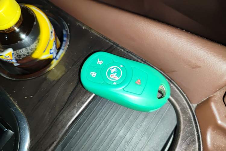 Used Buick Envision 2017 20T Two-Wheel Drive Luxury Model Vehicle Key
