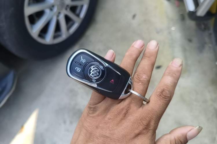 Used Buick Envision 2017 20T Four-Wheel Drive Luxury Model Vehicle Key
