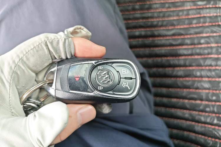 Used Buick Envision 2017 20T Two-Wheel Drive Luxury Model Vehicle Key