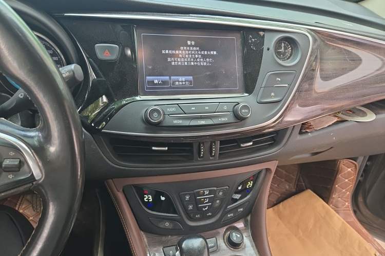 Used Buick Envision 2017 28T Four-Wheel Drive Elite Model Audio And AC Panel
