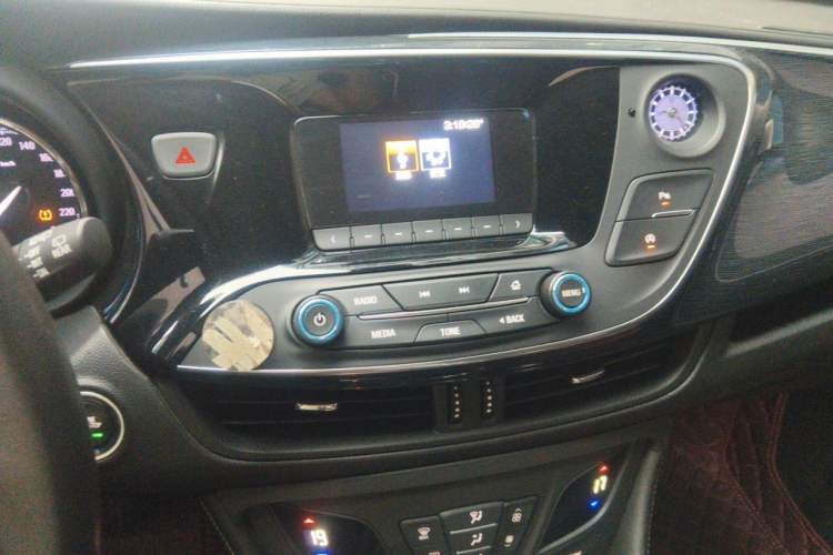 Used Buick Envision 2017 20T Two-Wheel Drive Leading Version Audio And AC Panel