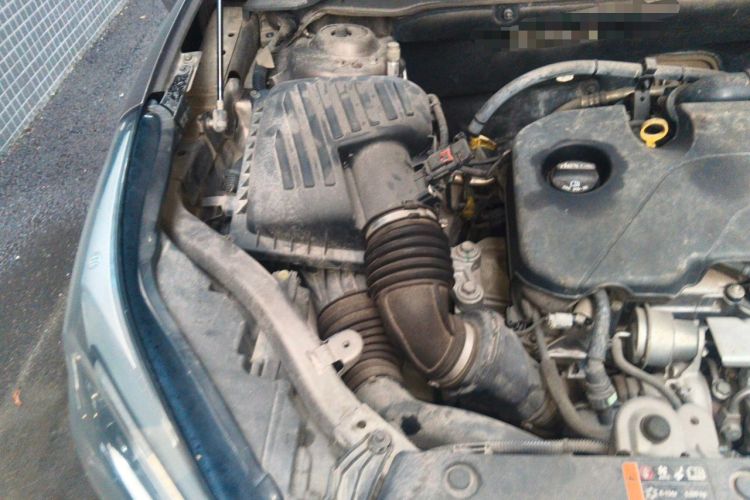 Used Buick Envision 2017 20T Two-Wheel Drive Leading Version Engine Bay Right