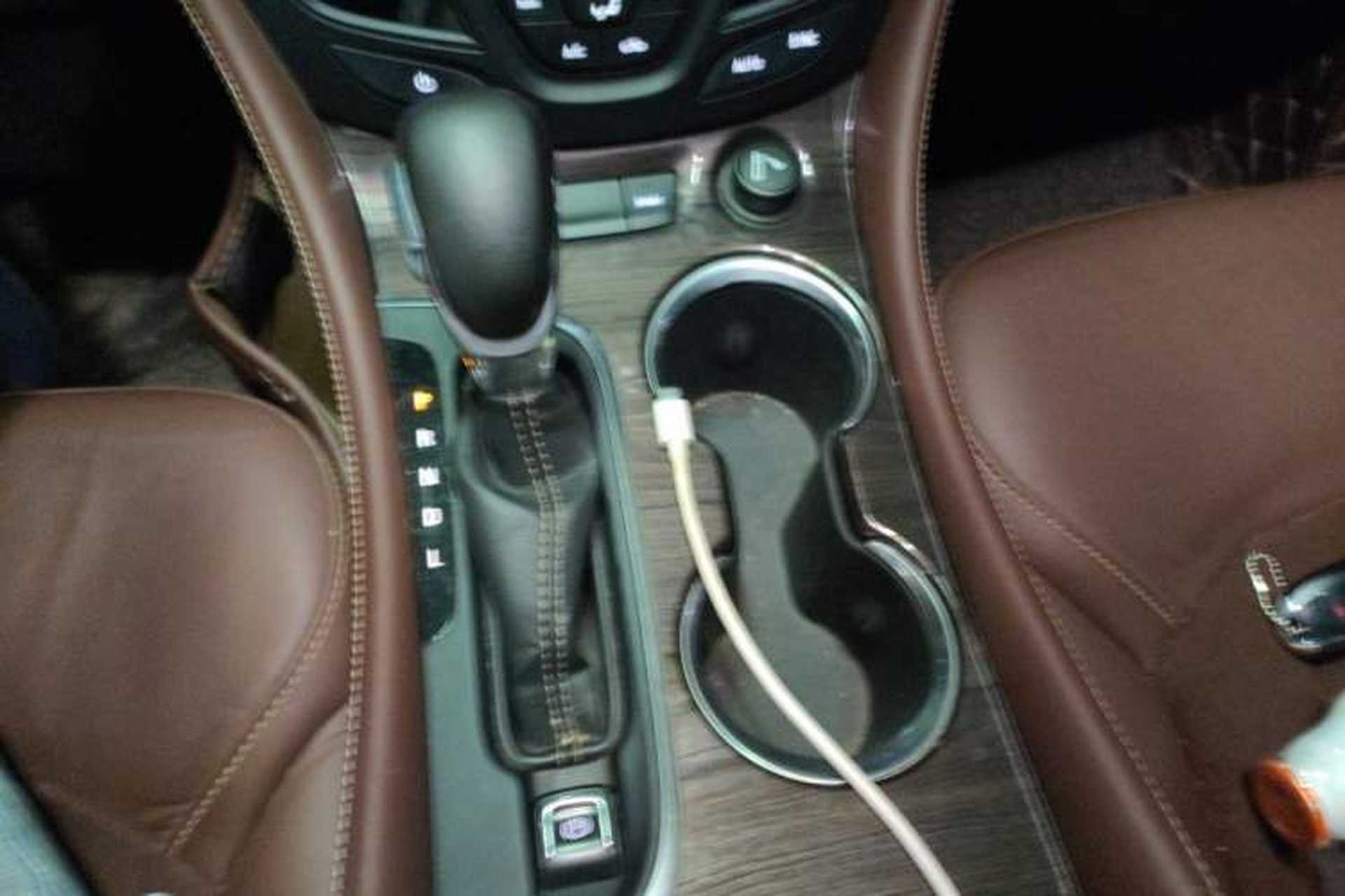 Used Buick Envision 2017 28T Four-Wheel Drive Elite Model Gear Lever