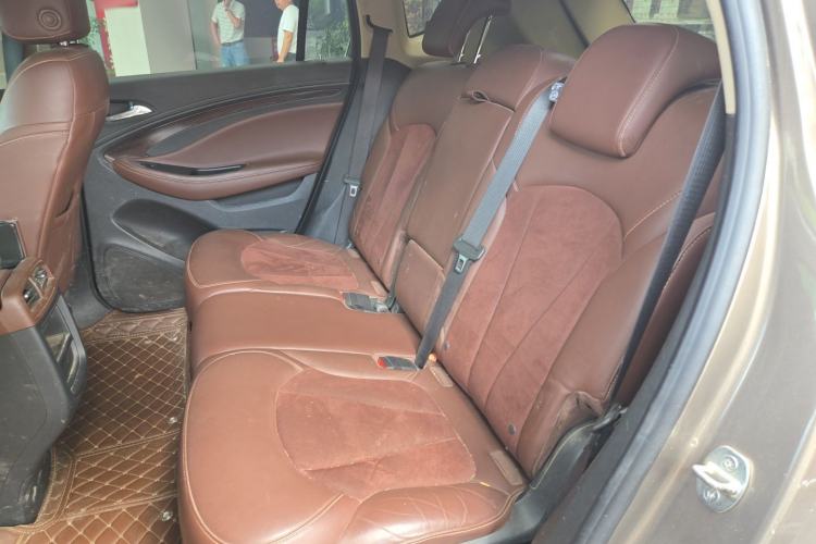 Used Buick Envision 2017 28T Four-Wheel Drive Elite Model Left Rear Seat