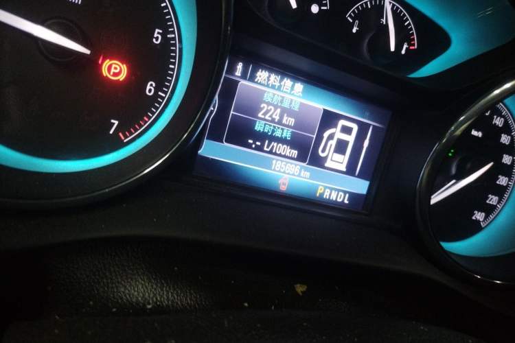 Used Buick Envision 2017 20T Two-Wheel Drive Leading Version Odometer Close Up