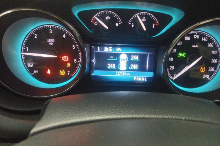 Used Buick Envision 2017 20T Two-Wheel Drive Leading Version Odometer Close Up