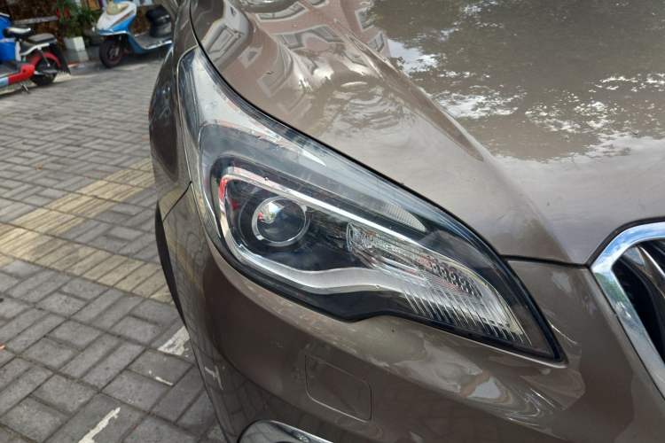 Used Buick Envision 2017 28T Four-Wheel Drive Elite Model Right Front Headlight