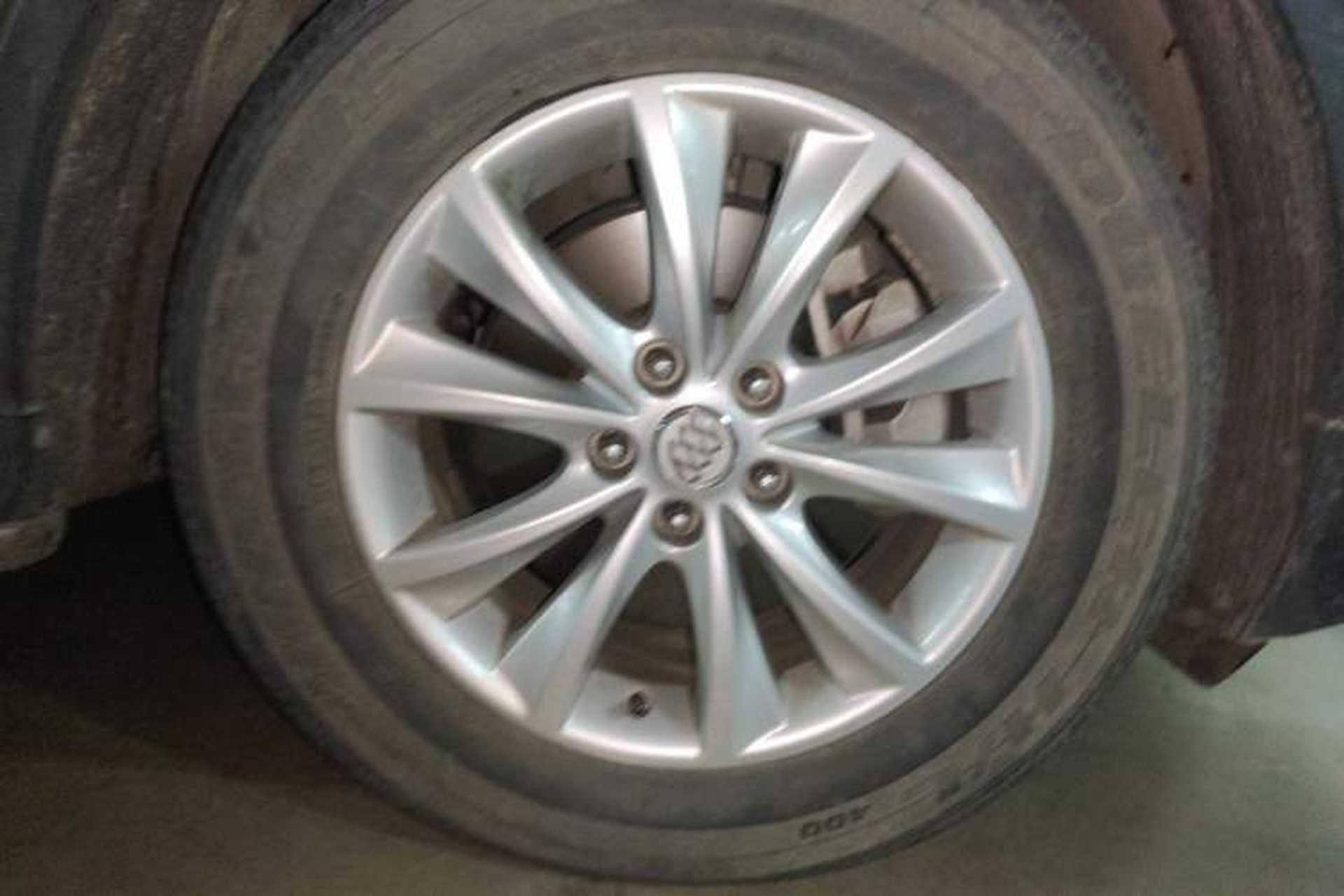 Used Buick Envision 2017 28T Four-Wheel Drive Elite Model Right Front Wheel Hub