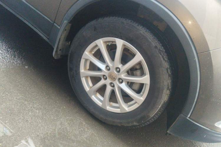 Used Buick Envision 2017 20T Two-Wheel Drive Leading Version Right Front Wheel Hub