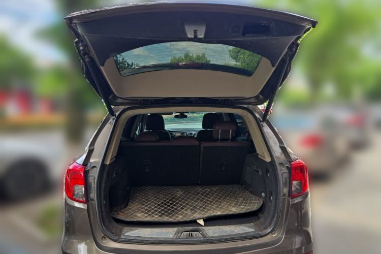 Used Buick Envision 2017 28T Four-Wheel Drive Elite Model Trunk