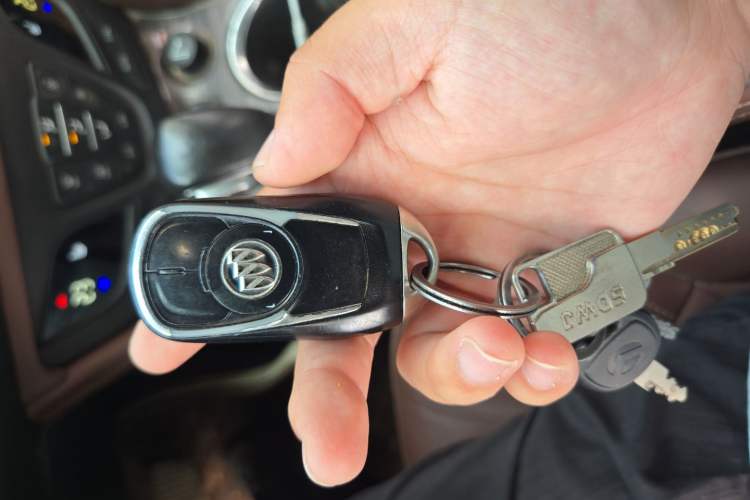 Used Buick Envision 2017 28T Four-Wheel Drive Elite Model Vehicle Key