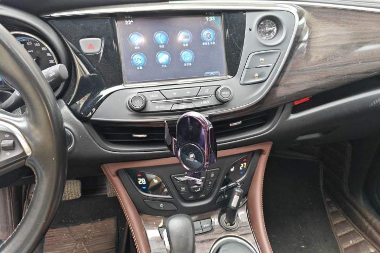 Used Buick Envision 2017 28T Four-Wheel Drive Elite Model Audio And AC Panel