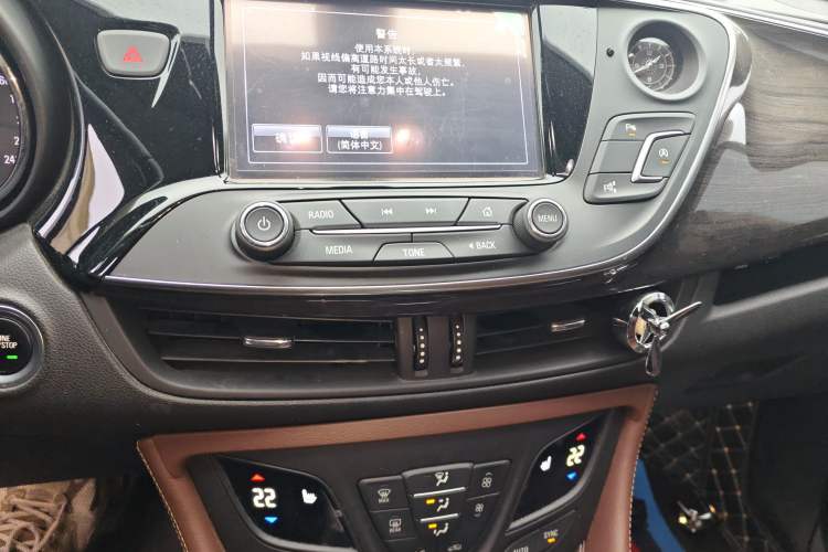 Used Buick Envision 2017 20T Two-Wheel Drive Luxury Model Audio And AC Panel