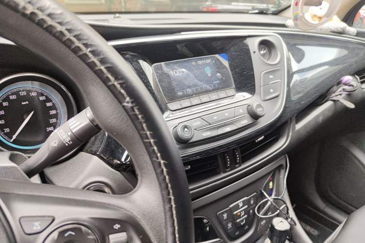 Used Buick Envision 2017 20T Two-Wheel Drive Leading Version Audio And AC Panel