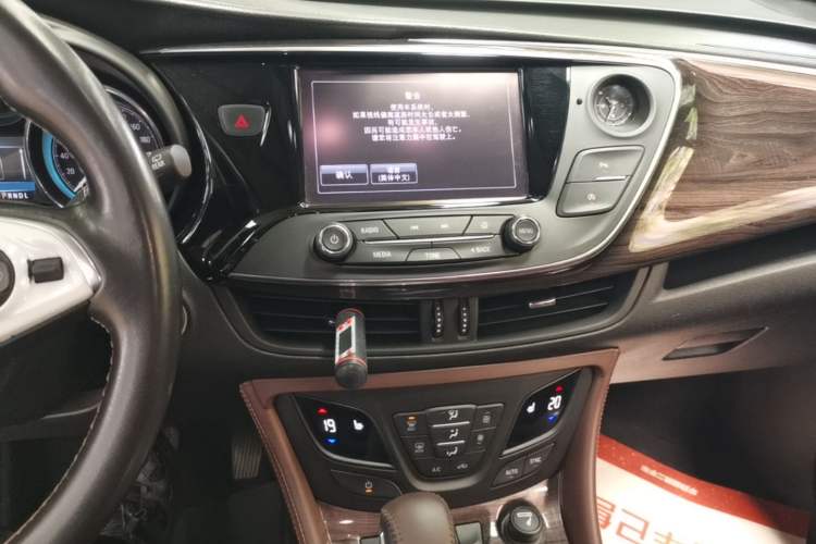 Used Buick Envision 2017 20T Two-Wheel Drive Elite Version Audio And AC Panel