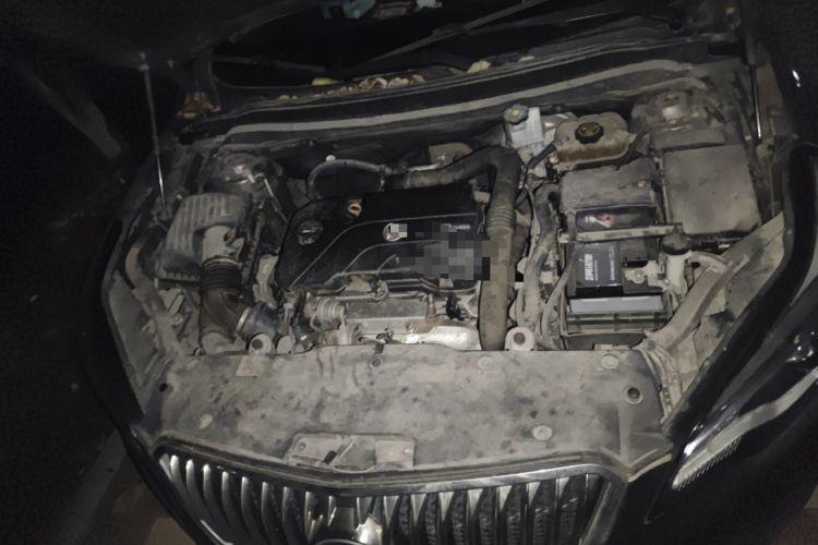 Used Buick Envision 2017 20T Two-Wheel Drive Elite Version Engine Bay