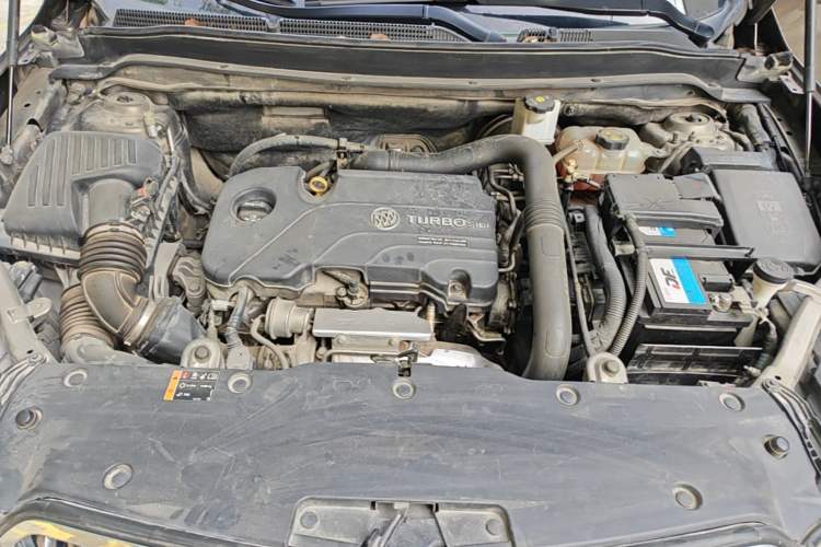 Used Buick Envision 2017 20T Two-Wheel Drive Elite Version Engine Bay