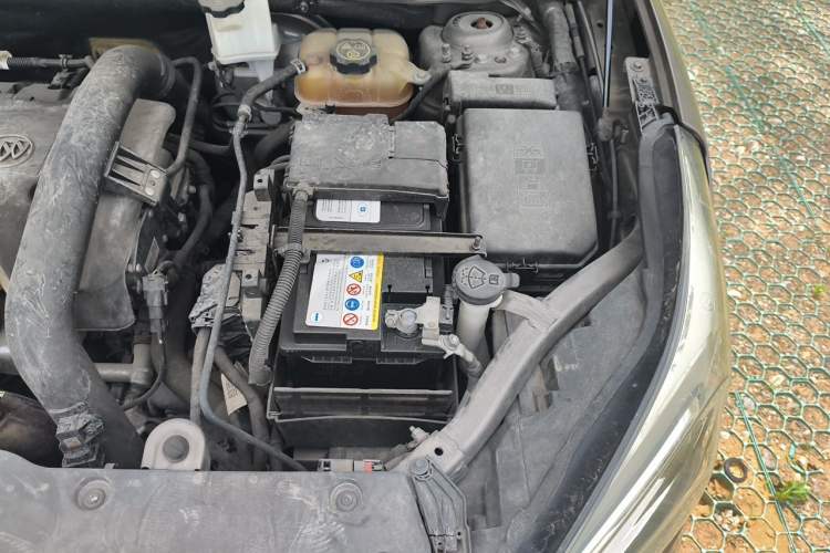 Used Buick Envision 2017 28T Four-Wheel Drive Elite Model Engine Bay Left