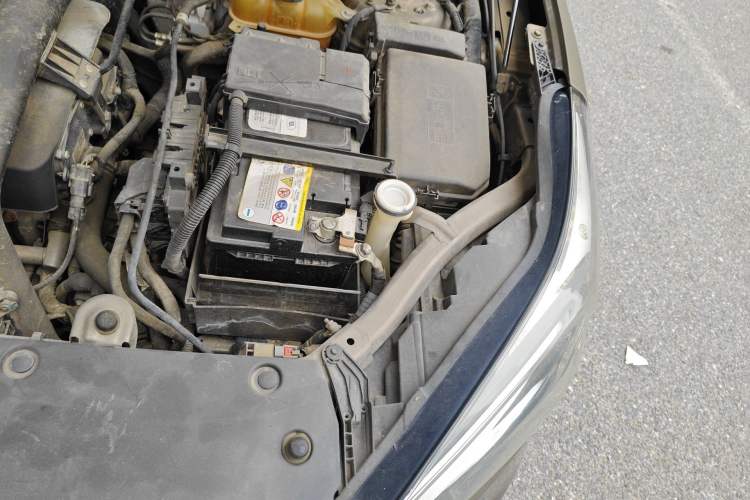Used Buick Envision 2017 28T Four-Wheel Drive Elite Model Engine Bay Left