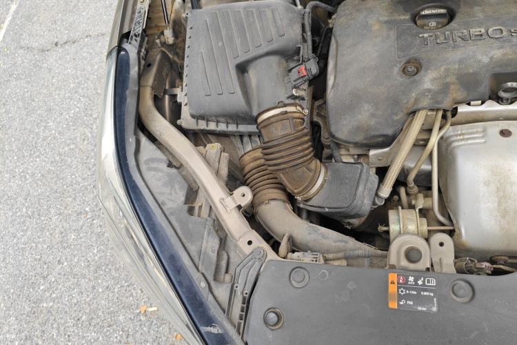 Used Buick Envision 2017 28T Four-Wheel Drive Elite Model Engine Bay Right