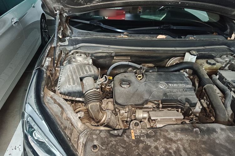 Used Buick Envision 2017 20T Two-Wheel Drive Elite Version Engine Bay Right