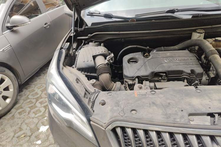 Used Buick Envision 2017 20T Two-Wheel Drive Leading Version Engine Bay Right