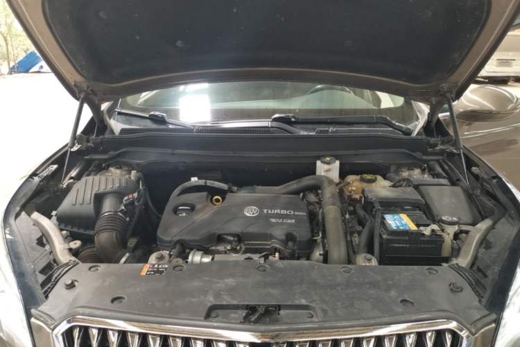 Used Buick Envision 2017 20T Two-Wheel Drive Elite Version Engine Bay