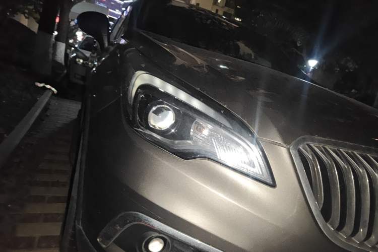 Used Buick Envision 2017 20T Two-Wheel Drive Elite Version Exterior 6