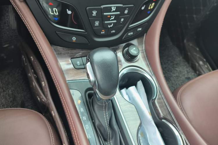 Used Buick Envision 2017 28T Four-Wheel Drive Elite Model Gear Lever