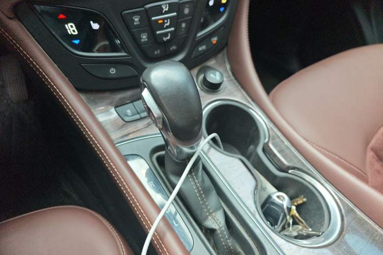 Used Buick Envision 2017 28T Four-Wheel Drive Elite Model Gear Lever