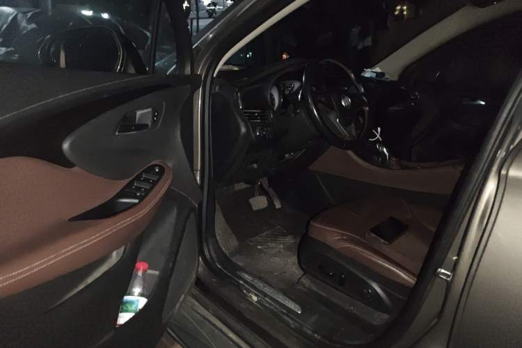 Used Buick Envision 2017 20T Two-Wheel Drive Elite Version Interior 3