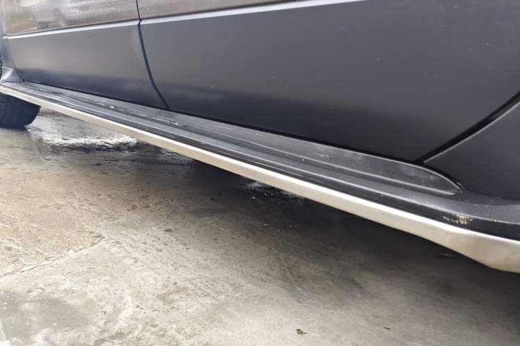 Used Buick Envision 2017 20T Two-Wheel Drive Luxury Model Left Side Sill