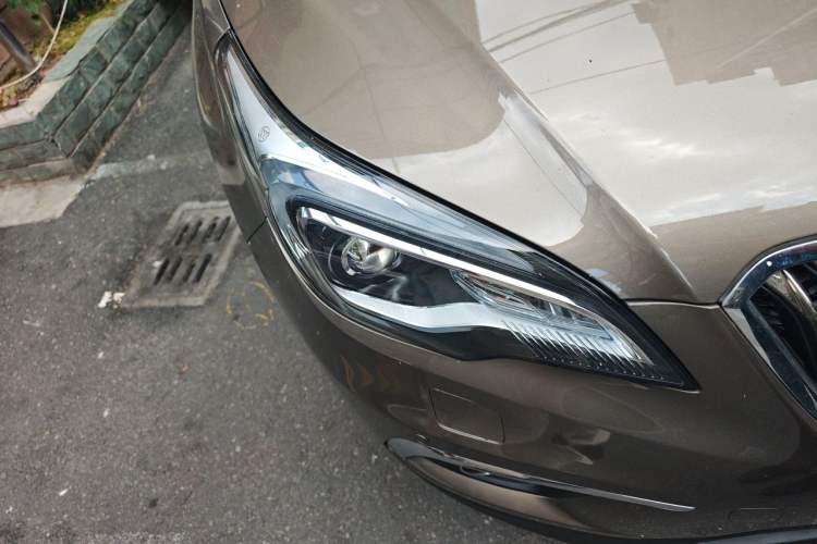 Used Buick Envision 2017 28T Four-Wheel Drive Elite Model Right Front Headlight