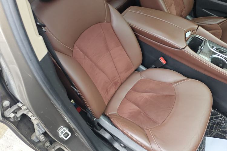 Used Buick Envision 2017 20T Two-Wheel Drive Luxury Model Right Front Seat