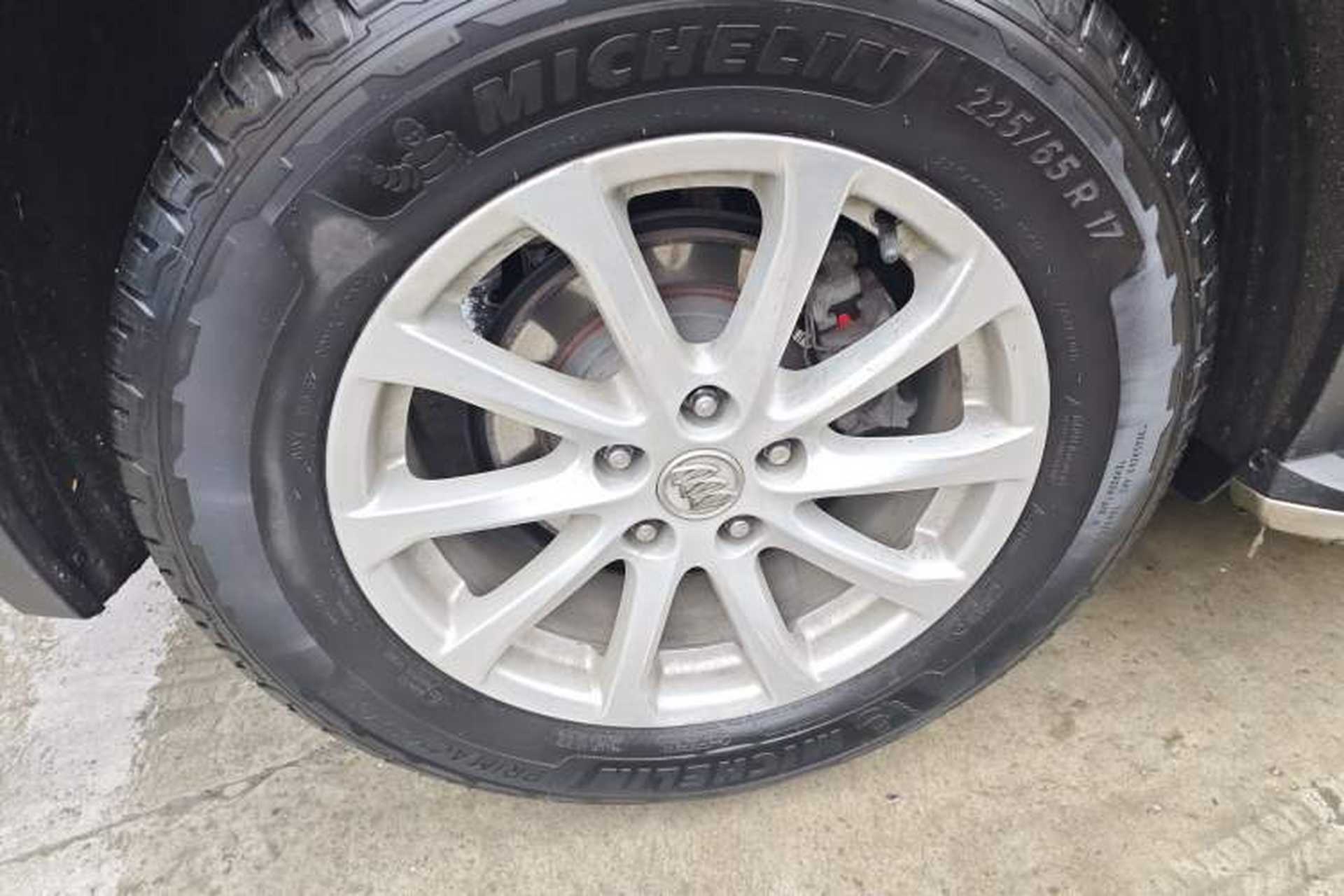 Used Buick Envision 2017 20T Two-Wheel Drive Luxury Model Right Rear Wheel Hub