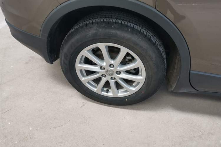 Used Buick Envision 2017 20T Two-Wheel Drive Elite Version Right Rear Wheel Hub