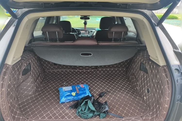 Used Buick Envision 2017 28T Four-Wheel Drive Elite Model Trunk