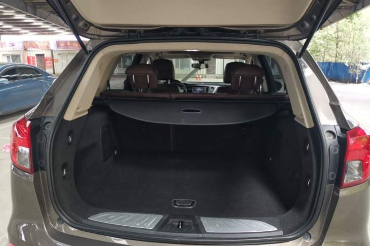 Used Buick Envision 2017 20T Two-Wheel Drive Elite Version Trunk
