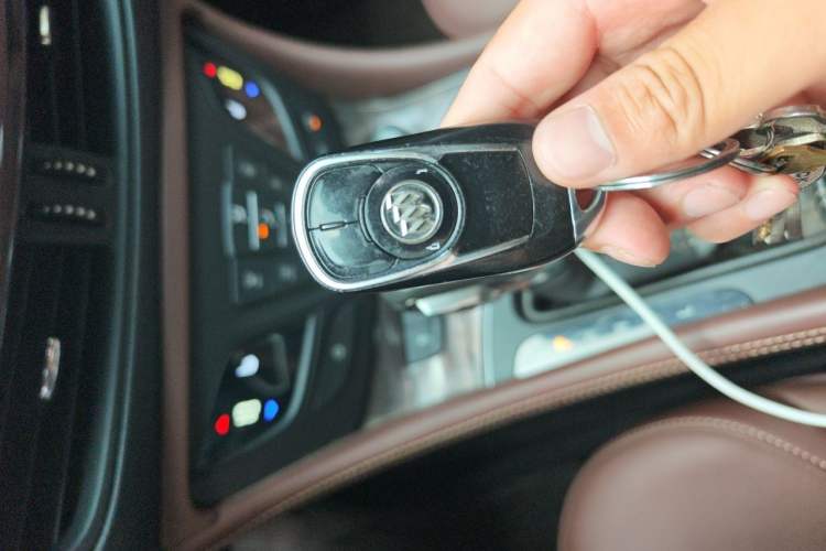 Used Buick Envision 2017 28T Four-Wheel Drive Elite Model Vehicle Key