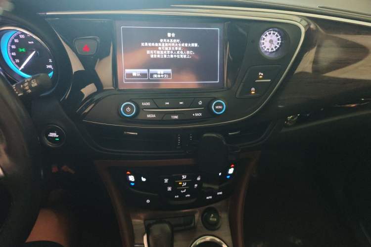 Used Buick Envision 2017 20T Two-Wheel Drive Elite Version Audio And AC Panel