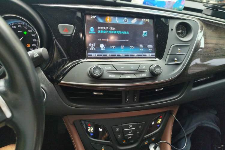 Used Buick Envision 2017 28T Four-Wheel Drive Elite Model Audio And AC Panel