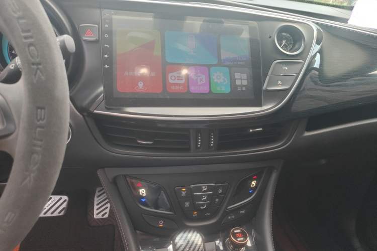 Used Buick Envision 2017 20T Two-Wheel-Drive Tech Edition Audio And AC Panel